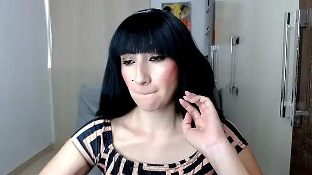 Laura-pervert online show from 12/19/25, 10:06