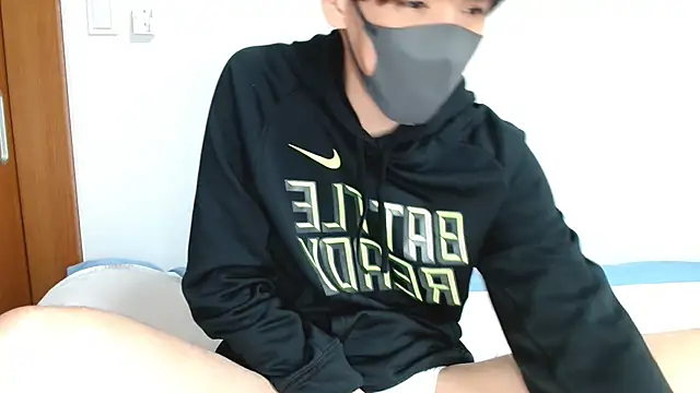 itsme LEON online show from 03/17/25, 04:11