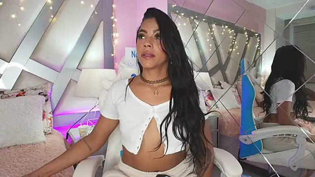 Amber villalobos  online show from 02/03/25, 08:35