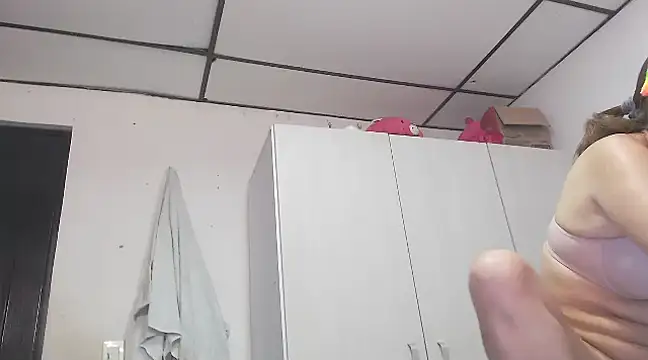 Snapshot of catalinadiaz666 chatting on 12/21/24, 03:14 catalinadiaz666 online show from 12/21/24, 03:14