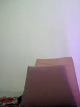 Kim 19 online show from 10/28/25, 03:43