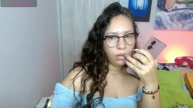 naihroby online show from 10/17/25, 02:04