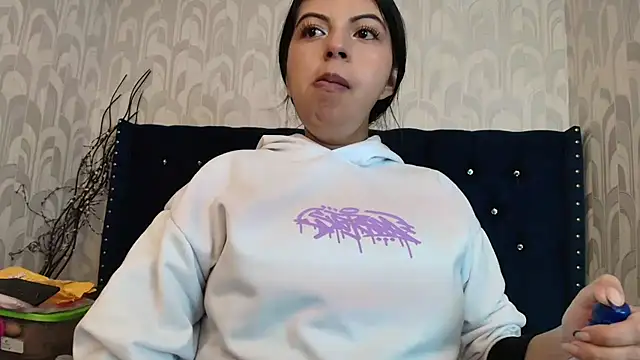 CarolineBrunx online show from 03/07/26, 02:19