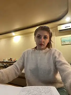 Snapshot of sexyy_girl_ chatting on 12/17/24, 08:56 sexyy girl  online show from 12/17/24, 08:56