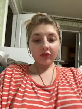 Snapshot of sexyy_girl_ chatting on 01/06/25, 04:34 sexyy girl  online show from 01/06/25, 04:34