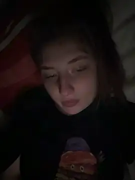 Snapshot of sexyy_girl_ chatting on 02/19/25, 04:33 sexyy girl  online show from 02/19/25, 04:33