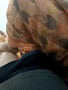 Snapshot of Bhabhi_desi12 chatting on 03/03/25, 04:35 Bhabhi desi12 online show from 03/03/25, 04:35