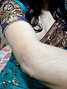 Snapshot of Bhabhi_desi12 chatting on 10/31/25, 04:08 Bhabhi desi12 online show from 10/31/25, 04:08