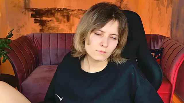 LolaAsmus online show from 02/05/25, 07:20