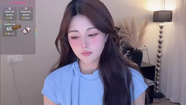 Strawberrybabyy1 online show from 10/21/25, 03:35