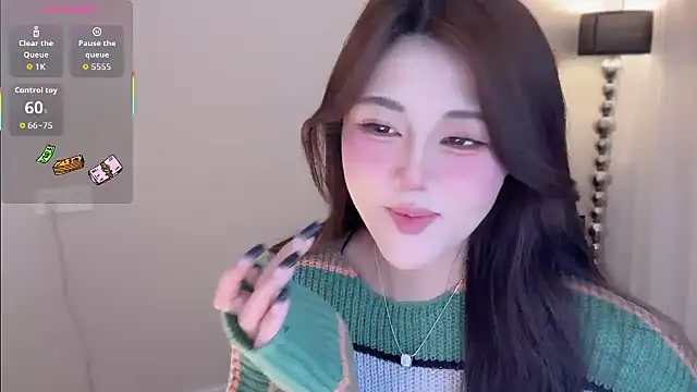 Strawberrybabyy1 online show from 10/22/25, 03:01