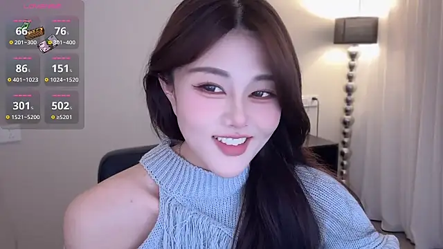 Strawberrybabyy1 online show from 11/18/25, 11:47