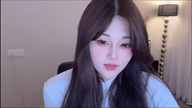 Strawberrybabyy1 online show from 11/30/25, 03:49