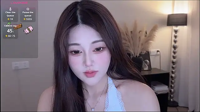 Strawberrybabyy1 online show from 12/02/25, 03:40