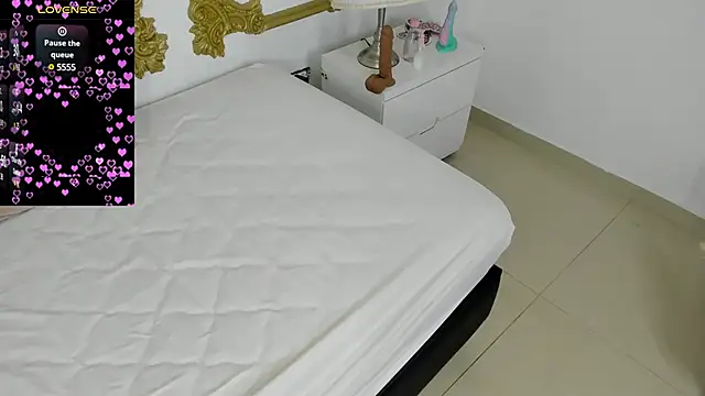 Vennus gir online show from 02/23/25, 12:41