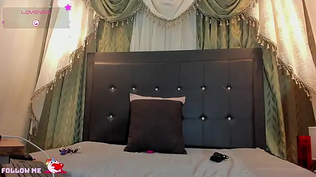 Snapshot of brittany_williams_ chatting on 07/21/26, 12:40 brittany williams online show from 07/21/26, 12:40