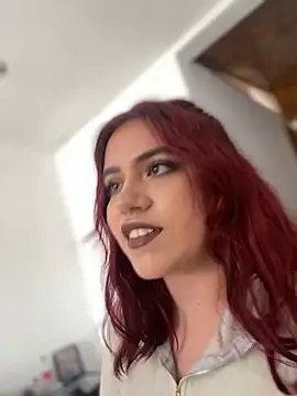 Snapshot of Niki_Monroe chatting on 12/28/24, 06:08 Niki Monroe online show from 12/28/24, 06:08