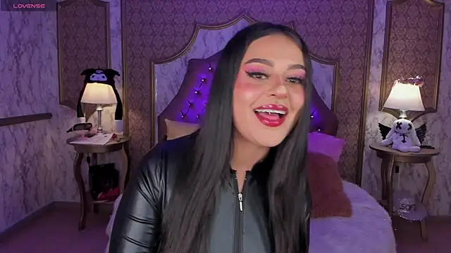 SoffiQueen online show from 04/23/26, 02:41