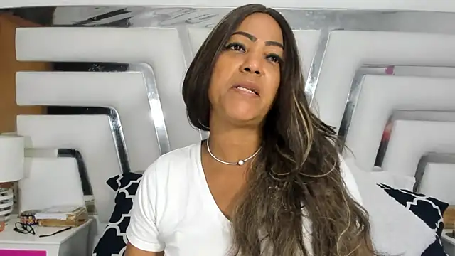 SaraaJhons online show from 03/08/25, 01:36