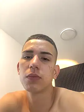 Snapshot of JackSwan18 chatting on 10/07/25, 03:25 JackSwan18 online show from 10/07/25, 03:25