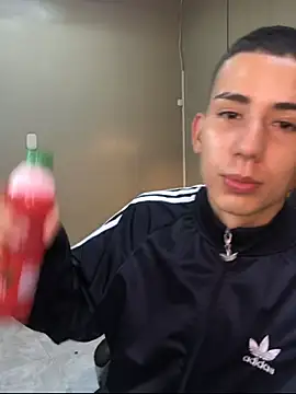 Snapshot of JackSwan18 chatting on 10/14/25, 04:02 JackSwan18 online show from 10/14/25, 04:02