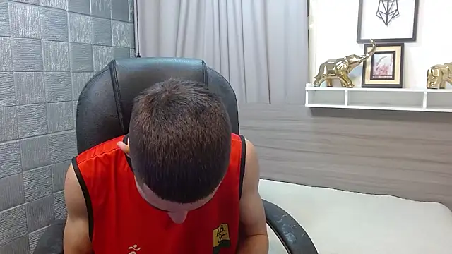 JackSwan18 online show from 12/14/25, 07:29