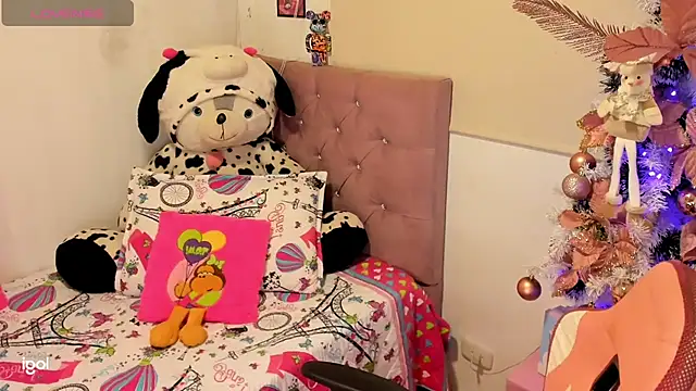 Snapshot of bruneettklaryss chatting on 12/22/24, 10:28 bruneettklaryss online show from 12/22/24, 10:28