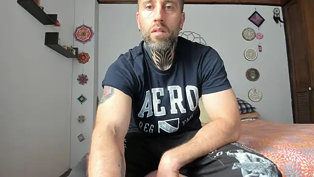 Snapshot of Antoniohot2024 chatting on 12/31/24, 04:04 Antoniohot2024 online show from 12/31/24, 04:04