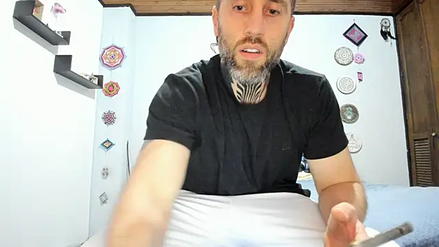 Snapshot of Antoniohot2024 chatting on 01/05/25, 01:03 Antoniohot2024 online show from 01/05/25, 01:03