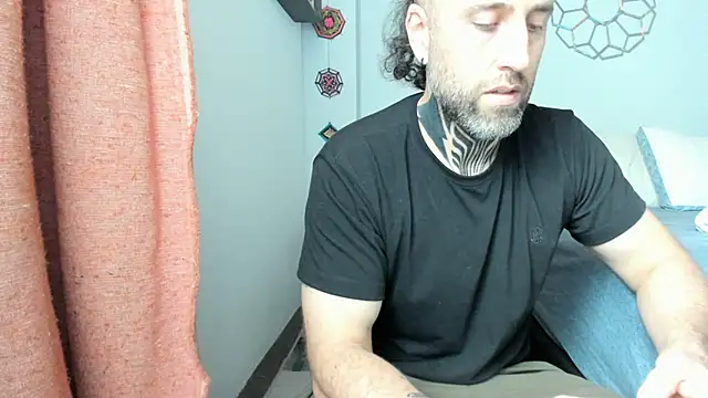 Snapshot of Antoniohot2024 chatting on 01/10/25, 02:45 Antoniohot2024 online show from 01/10/25, 02:45