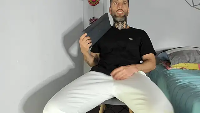 Snapshot of Antoniohot2024 chatting on 02/25/25, 03:16 Antoniohot2024 online show from 02/25/25, 03:16