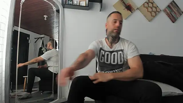 Snapshot of Antoniohot2024 chatting on 03/20/25, 01:15 Antoniohot2024 online show from 03/20/25, 01:15