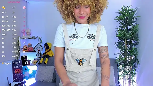 Snapshot of natty_romanof_18 chatting on 10/13/25, 10:37 natty romanof 18 online show from 10/13/25, 10:37