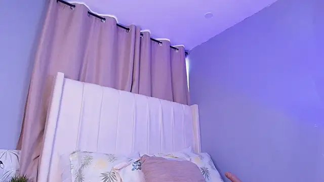 Shenoa1 online show from 11/06/25, 12:17