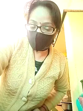 Snapshot of heenage chatting on 12/12/24, 02:26 heenage online show from 12/12/24, 02:26