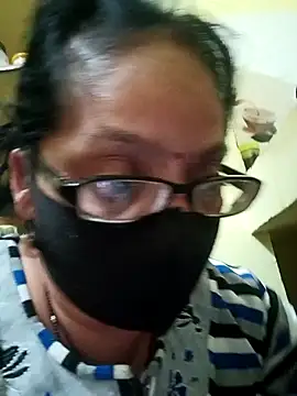 Snapshot of heenage chatting on 01/11/25, 01:32 heenage online show from 01/11/25, 01:32