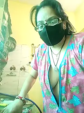 Snapshot of heenage chatting on 02/11/25, 05:58 heenage online show from 02/11/25, 05:58