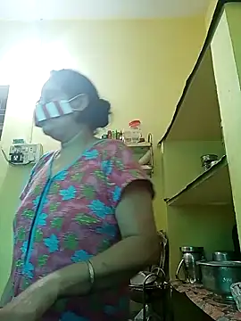 Snapshot of heenage chatting on 10/31/25, 08:26 heenage online show from 10/31/25, 08:26