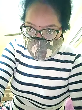 heenage online show from 11/12/25, 04:02