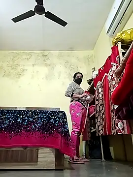 heenage online show from 11/27/25, 04:36