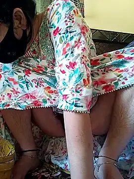 heenage online show from 04/28/26, 06:51