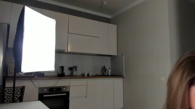 Emma Flin online show from 11/04/25, 11:20