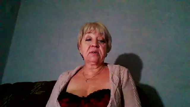Snapshot of AnjelElinor chatting on 11/15/25, 06:59 AnjelElinor online show from 11/15/25, 06:59