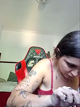 luuhcat09 online show from 10/16/25, 05:36