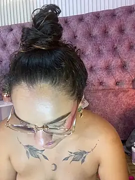 EMILYY FOXY online show from 05/19/26, 01:56