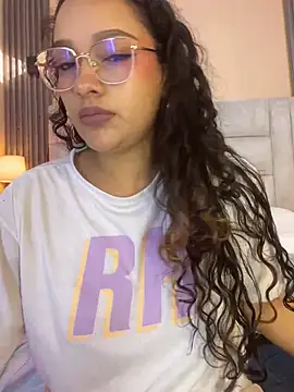 EMILYY FOXY online show from 06/07/26, 05:49