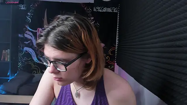 Snapshot of KIKI_Krash chatting on 03/05/25, 11:06 KIKI Krash online show from 03/05/25, 11:06
