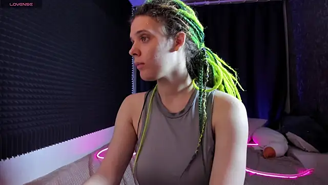 Snapshot of KIKI_Krash chatting on 10/24/25, 10:55 KIKI Krash online show from 10/24/25, 10:55