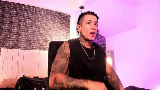 Snapshot of Dantesuarez28 chatting on 12/16/25, 11:15 Dantesuarez28 online show from 12/16/25, 11:15