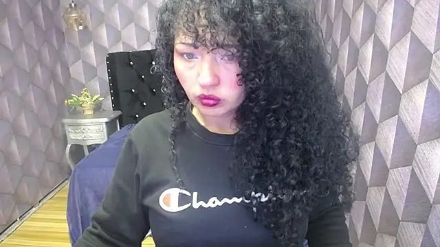 Snapshot of Sofiacowperx chatting on 01/25/25, 12:47 Sofiacowperx online show from 01/25/25, 12:47